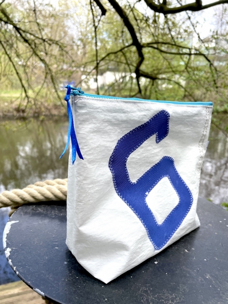 Segeltuchtasche mit blauer 6
